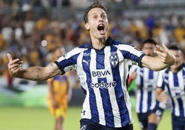 Sergio Canales discute con su entrenador, patea una puerta y acaba con diez puntos de sutura