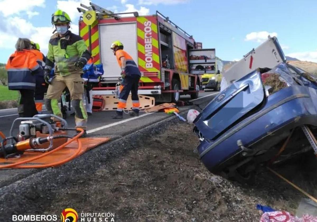 Dos octogenarios cántabros, heridos graves en un accidente en Huesca