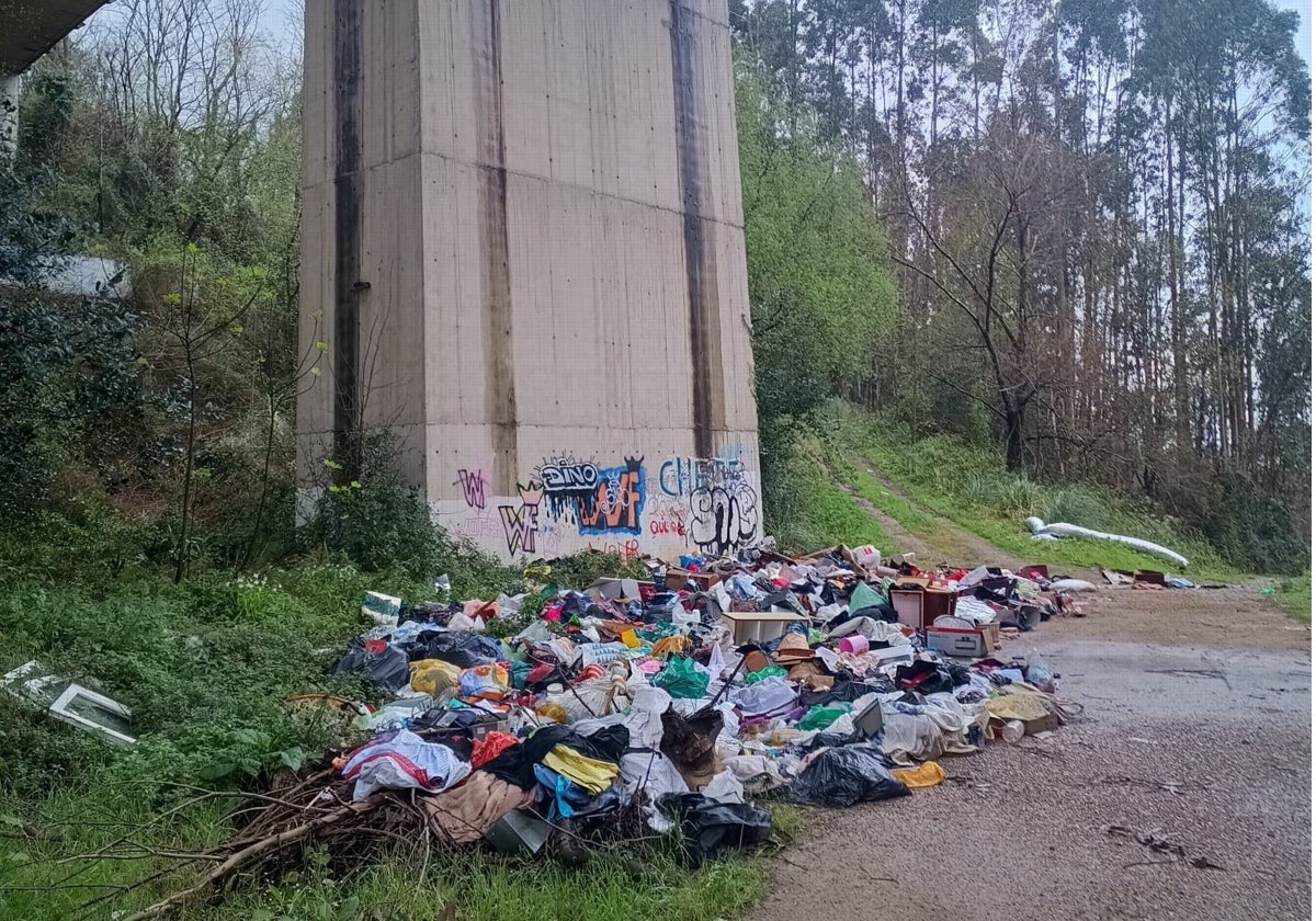 Guriezo busca a los culpables de un gran vertido en el Pontarrón