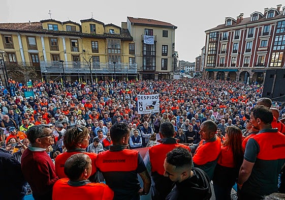 Manifestación en apoyo a Bridgestone por Torrelavega, la semana pasada.
