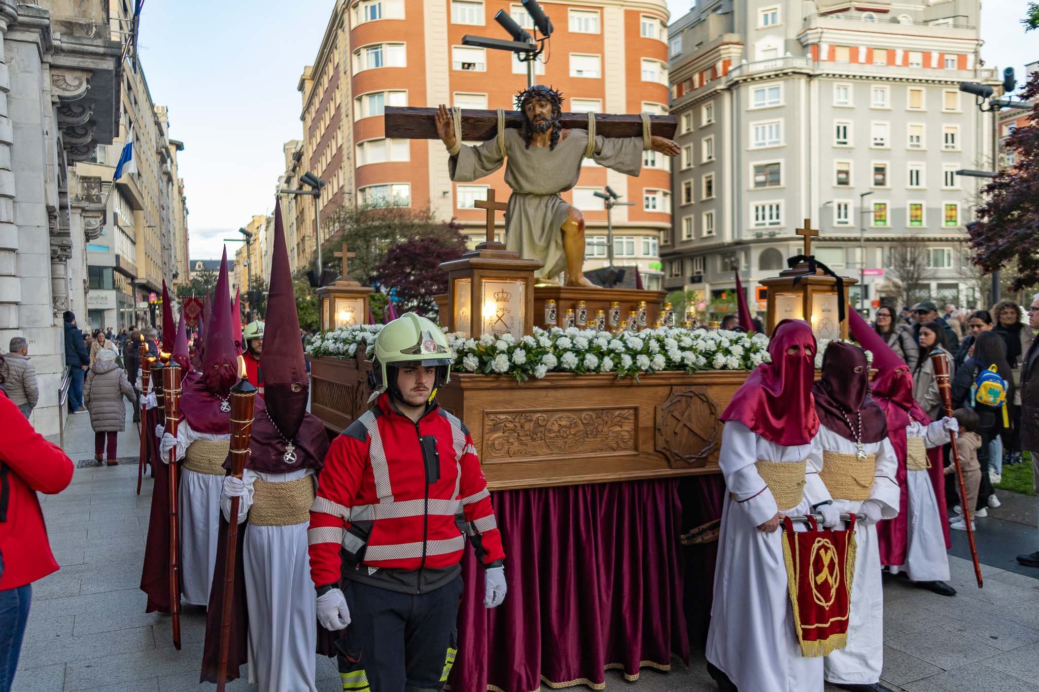 Jesús de la Salud en su segunda caída - Real Hermandad y Cofradías de Nazarenos del Santísimo Cristo de la Salud y Soberano Poder y de Nuestra Señora de Consolación Madre de la Iglesia