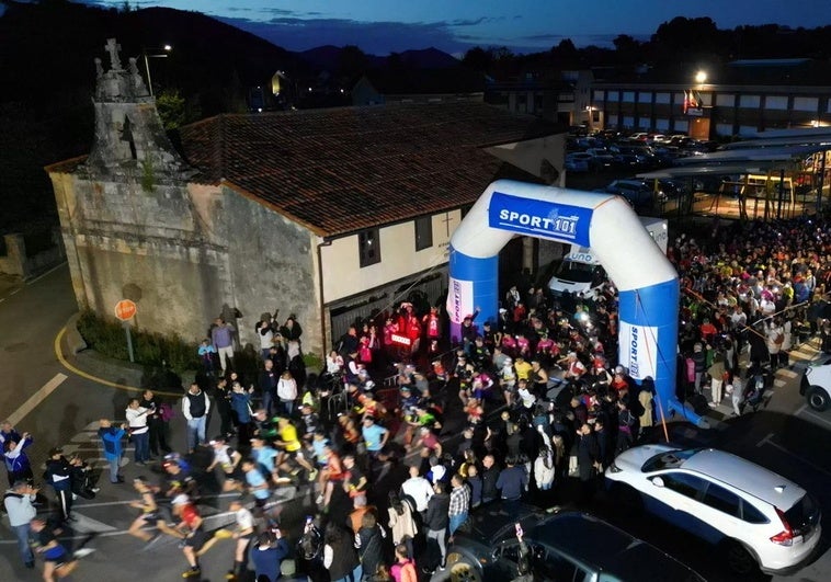 Salida de los participantes en el trail y marcha nocturnas de Cicero.