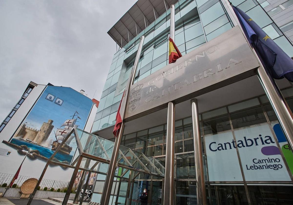 Cantabria se suma al luto nacional y tendrá hasta el jueves las banderas a media asta