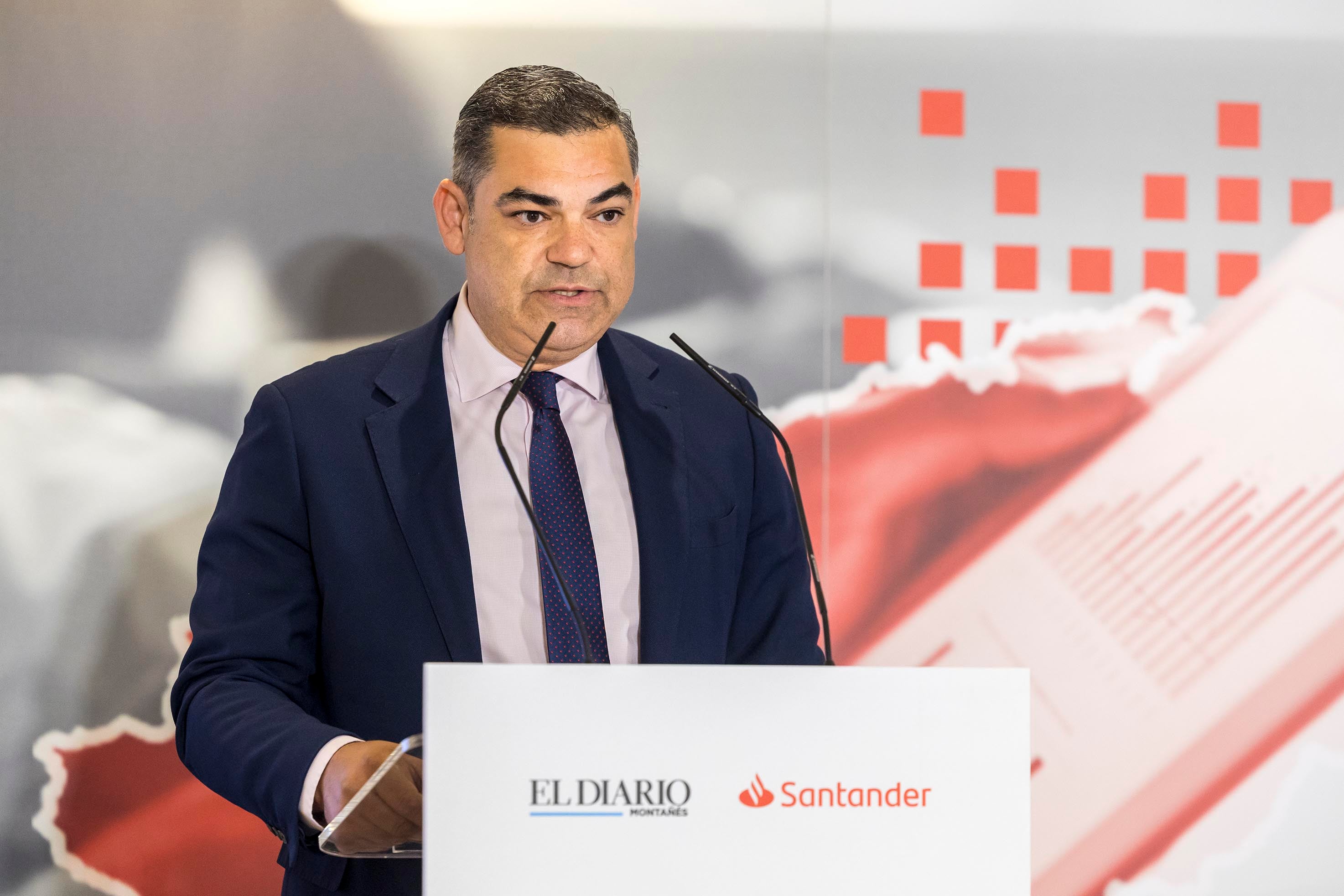 Juan José González Higuera, director comercial de empresas e instituciones de Banco Santander en Asturias y Cantabria.