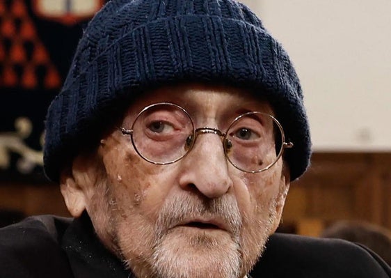 Álvaro Pombo: «Nos hemos convertido entre influencers y mercachifles»