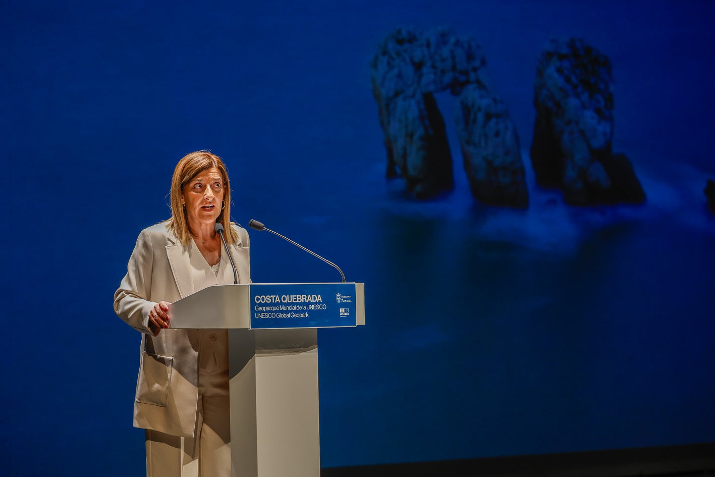 María José Sáenz de Buruaga durante su intervención en el acto.