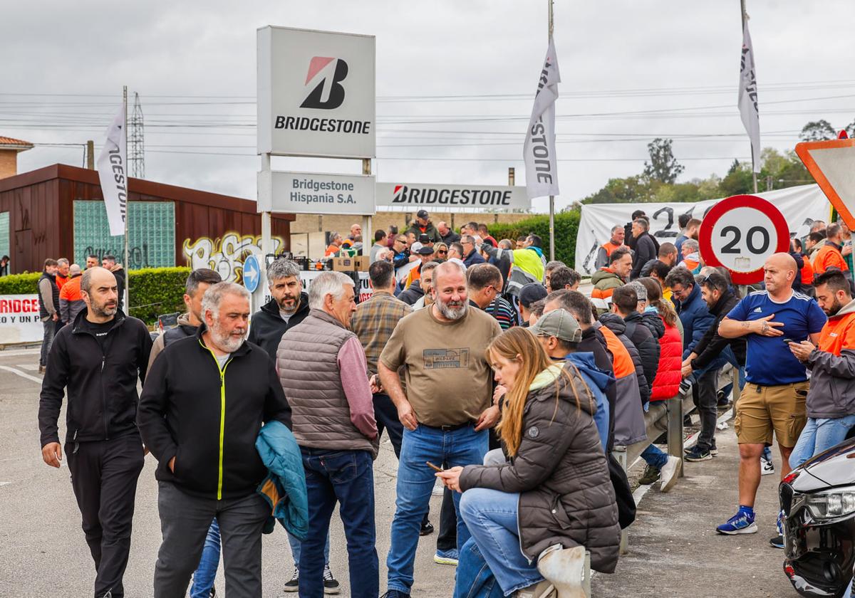 La nueva reunión por el ERE de Bridgestone acaba sin avances y entre críticas sindicales