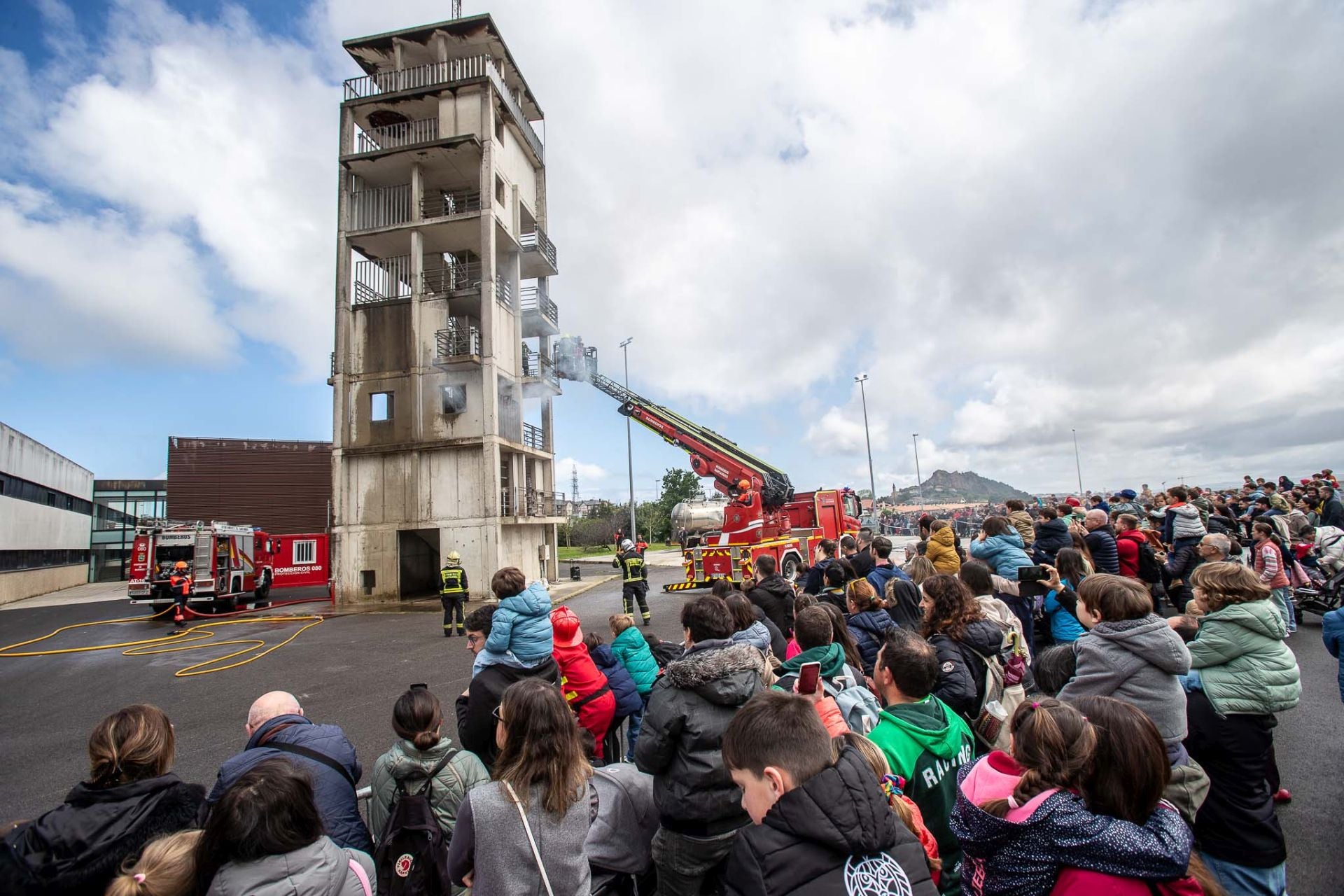 La jornada se celebró desde las 10.00 hasta las 13.30 horas en el Parque de Bomberos de Ojaiz.