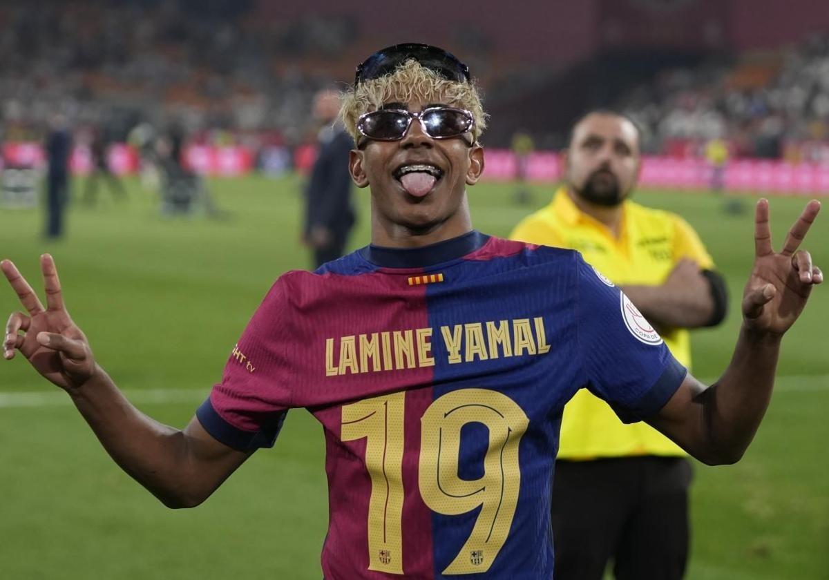 El espectáculo de Lamine Yamal en la final de Copa: su llamativo cambio de look, la celebración con su hermano...