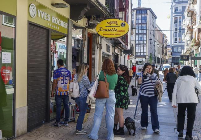 Algunos negocios tuvieron problemas para abrir su persiana.