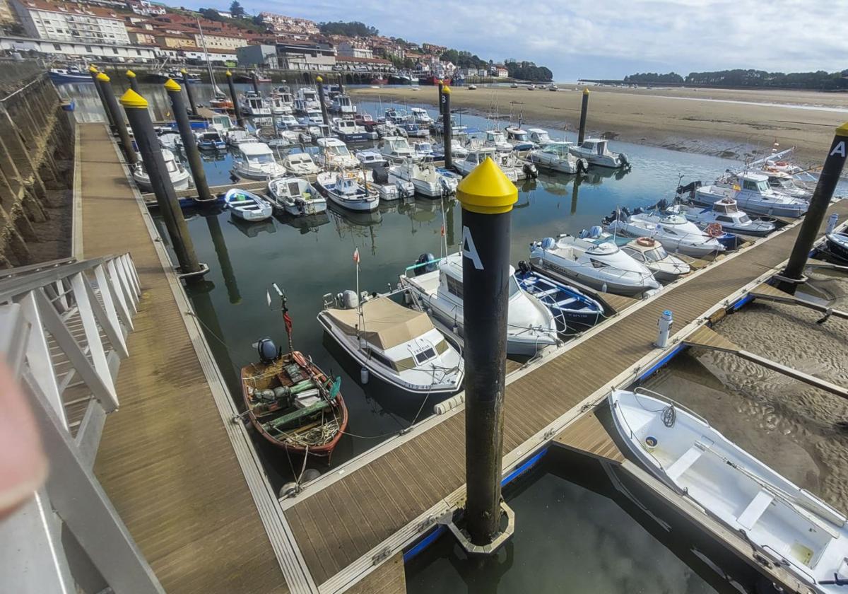El Club Náutico de San Vicente insiste en que se drague el puerto deportivo