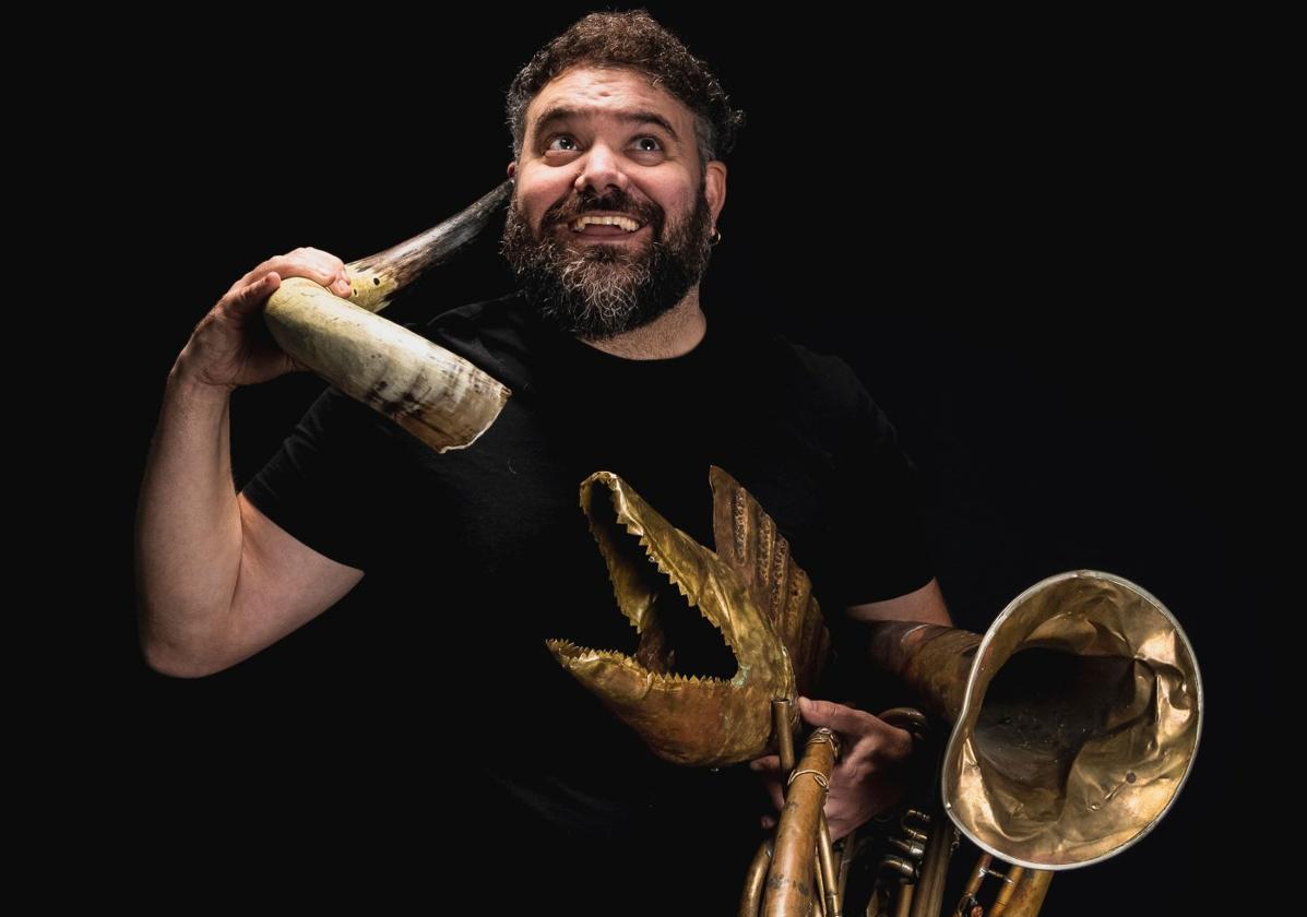 El viaje de Abraham Cupeiro por la historia, a través de los instrumentos, recala en el Casyc
