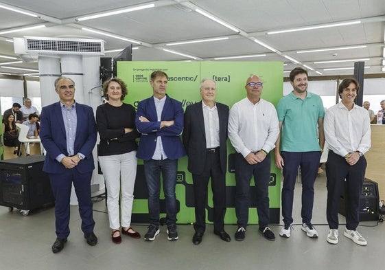 Puente, Soler, Conde, Arasti, José Luis Sánchez (Ingram), Coterillo y Gómez (derecha).