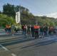 Imagen principal - La séptima jornada de huelga en Bridgestone mantiene el respaldo masivo de la plantilla