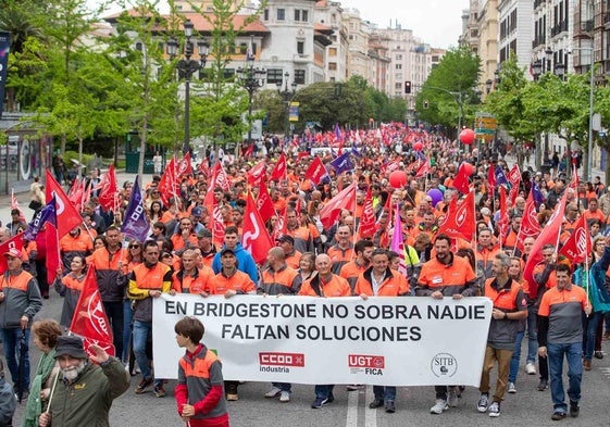 Trabajadores de Bridgestone en la manifestación de Santander.