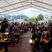 Público asistente a la Feria del Verdel de Castro en una edición anterior.