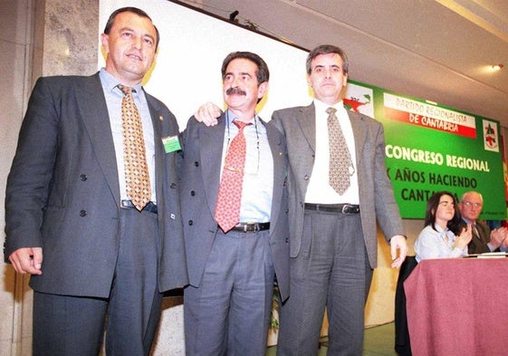 Javier Marcano, Miguel Ángel Revilla y Rafael de la Sierra, en el Congreso del PRC de 1998.