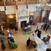 Enlace oficiado por la alcaldesa, Gema Igual, en el hall principal del Palacio.