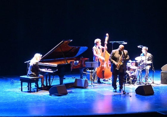 El saxofonista Jesse Davis en plena actuación.