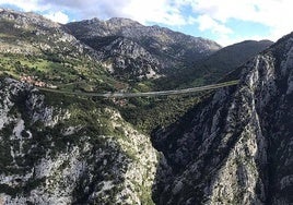 Infografía del proyecto que pretendía construir el puente tibetano más largo del mundo en el municipio de Peñarrubia.
