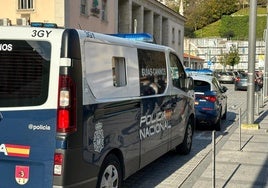 Coche de la Policía Nacional, en Santander.