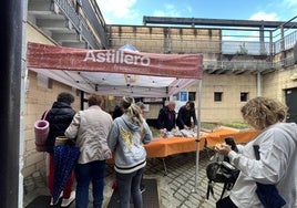 El Astillero reparte 15.000 plantas de tomate a los vecinos