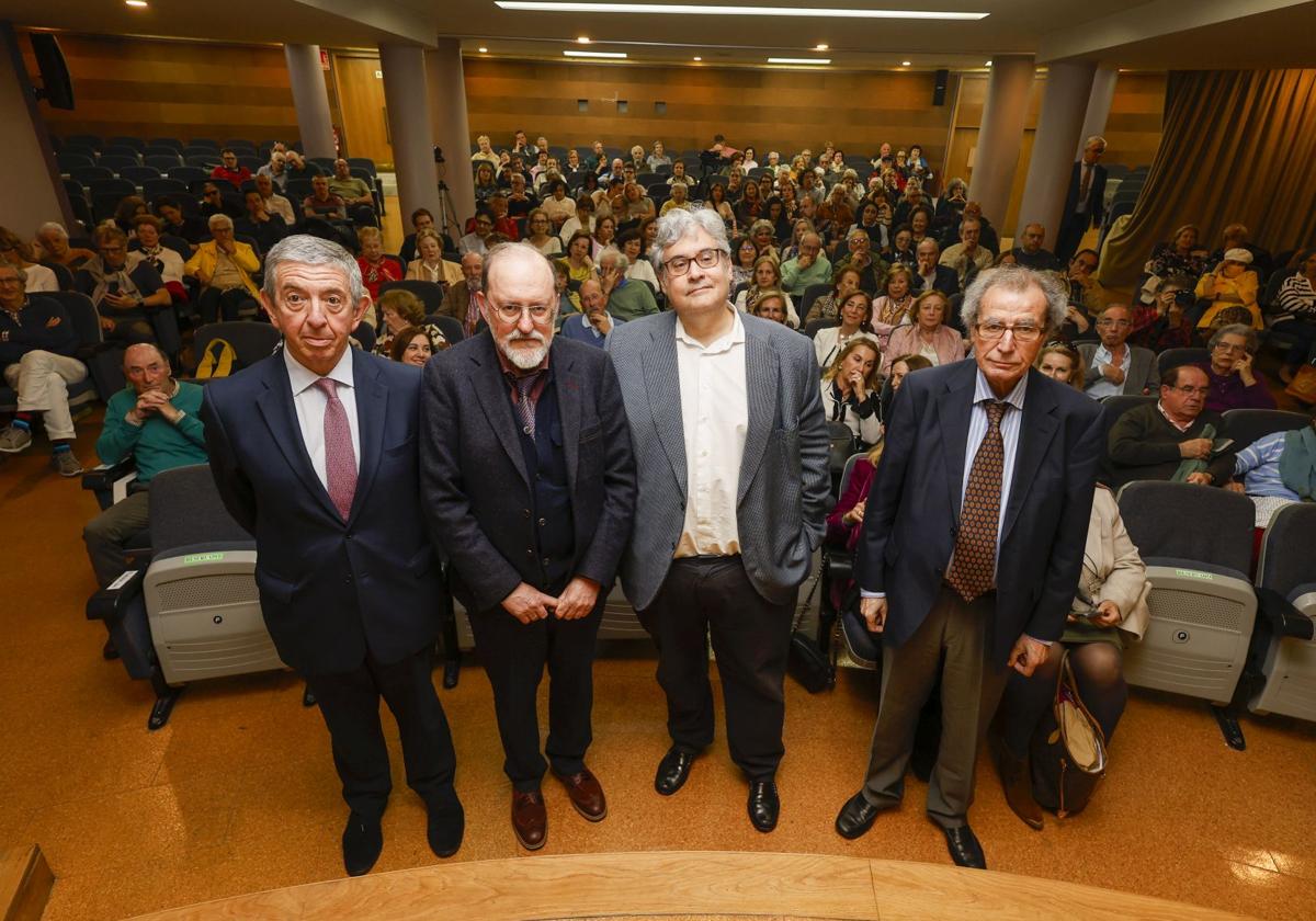 «La novela histórica que se escribe ahora está al servicio de la ideología reinante»