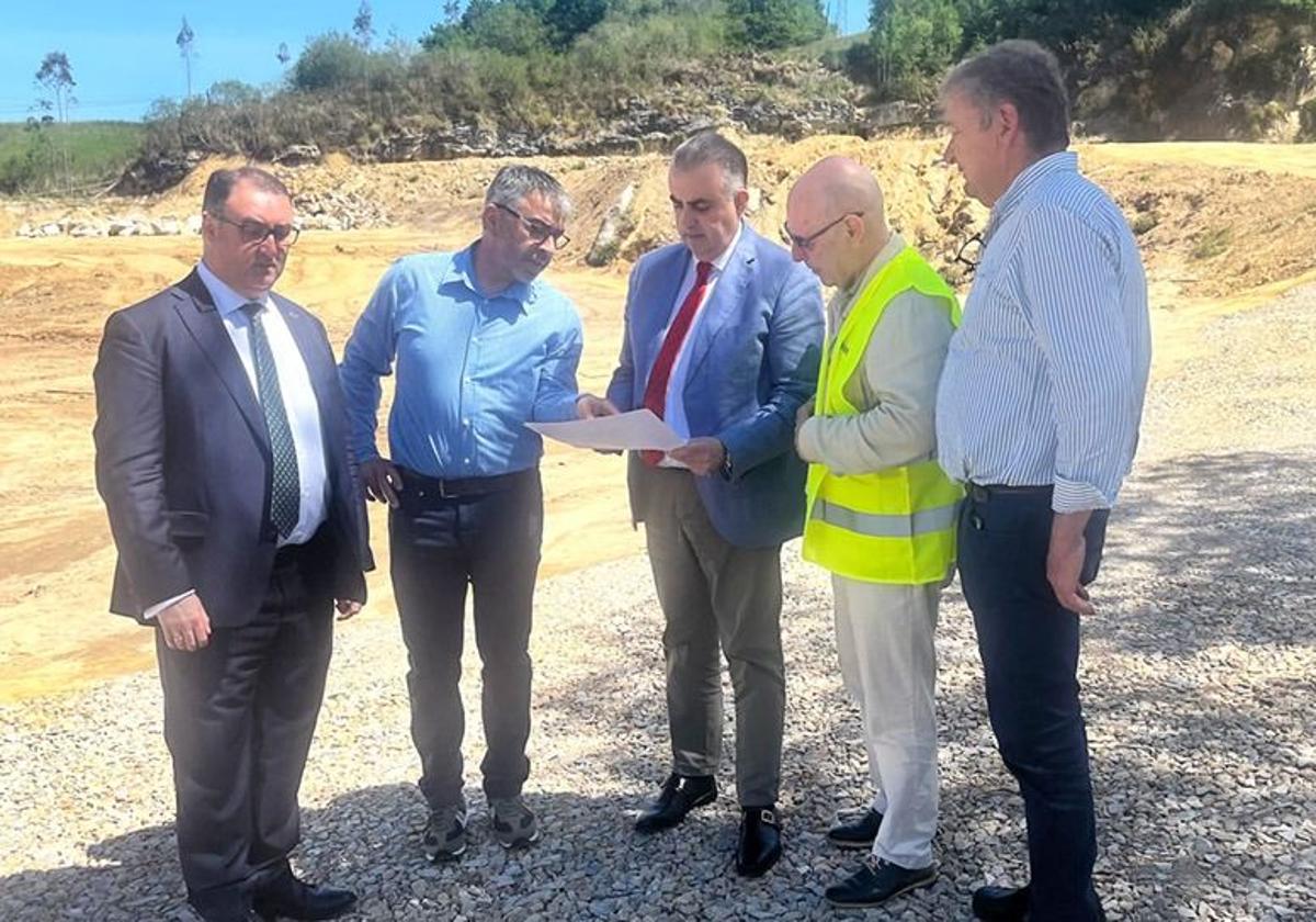El dueño de Tovaescan plantea recuperar una cantera de Valdáliga como planta de valorización de residuos de obra