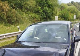 Estado en el que quedó el coche del detenido tras el accidente.