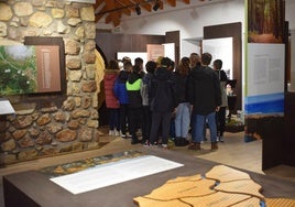 Una de las visitas al Centro de Interpretación del Valle de Piélagos.