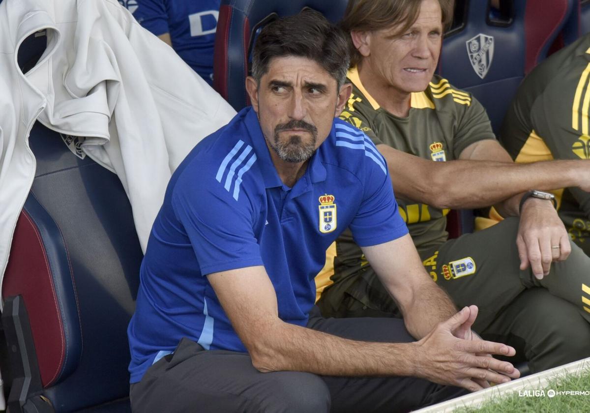 El entrenador del Oviedo: «Espero un Racing que sepa qué tiene que hacer y cómo»