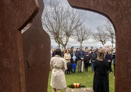 Homenaje celebrado el pasado mes de marzo en el monumento a las victimas del terrorismo en la Magdalena.