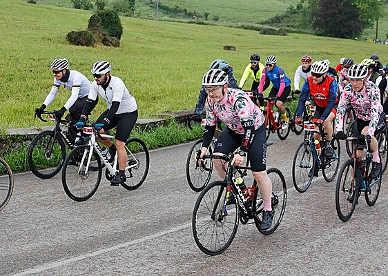 Más de 1.400 ciclistas en La Cantabrona 2025