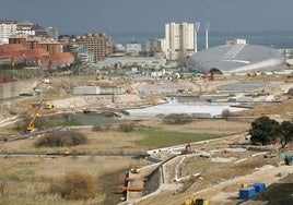 Las obras del Parque de las Llamas en febrero de 2007, tres meses antes de inaugurarlo.