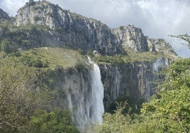 Cascada Cailagua en Los Collados del Asón.