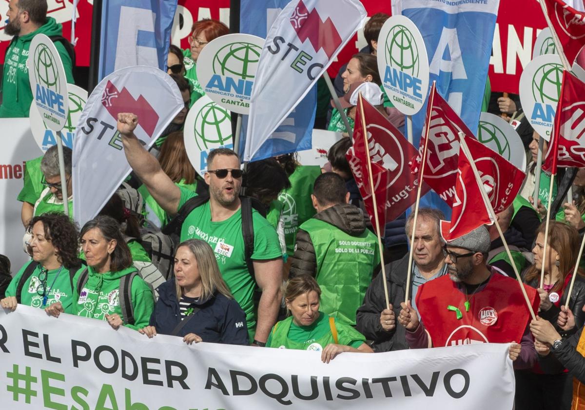 PRC y PSOE exigen a Educación una nueva propuesta de negociación salarial para los docentes