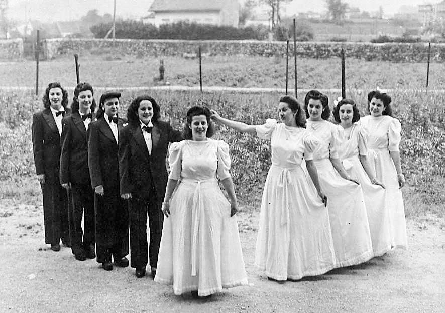 Coralistas femeninas, en una instantánea tomada en los años 40.