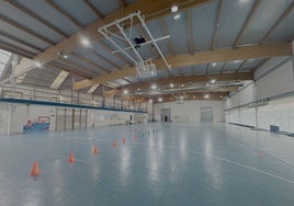 Estado actual de la pista del polideportivo del colegio Palacio.