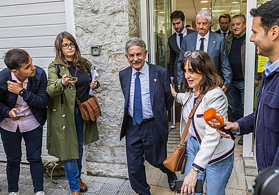 Las imágenes del antes, durante y después del acto de conciliación