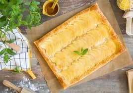 Una deliciosa y sencilla tarta de manzana, el postre perfecto para una celebración familiar.