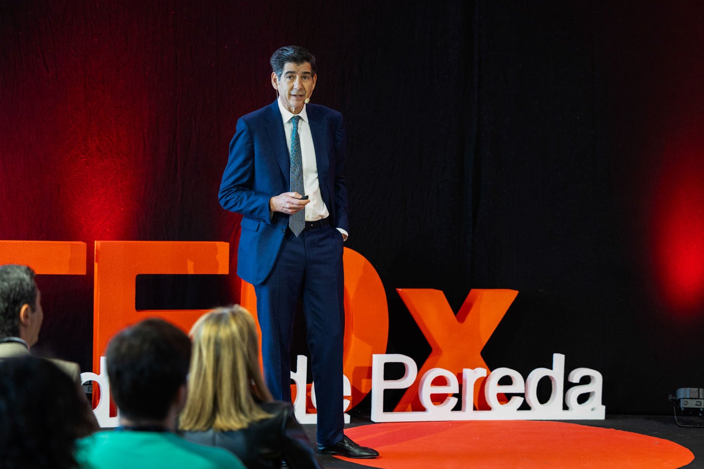Francisco del Piñal durante su ponencia 'Cómo eliminar una enfermedad de los libros de medicina'.