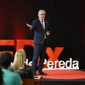 Tomás Cobo durante su ponencia 'El médico del siglo XXI: entre la tecnología y la humanidad'.