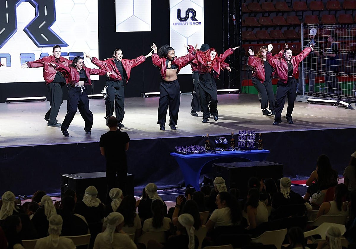 La prueba forma parte de la liga nacional 'Urban Race' y reunió a 40 academias del norte de España en el Vicente Trueba.