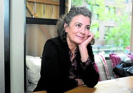 La escritora asturiana Ángeles Caso es también historiadora y traductora y autora de guiones de cine, biografías y ensayos.