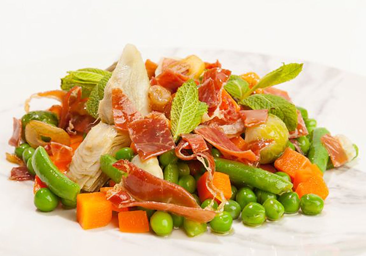 Una menestra de verduras muy apetecible.