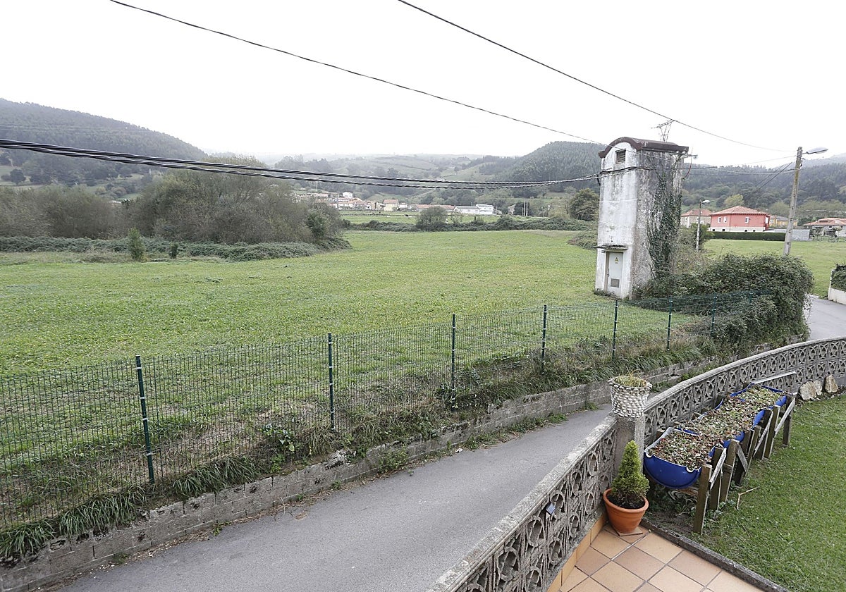 Terrenos donde se proyectaba el Centro Integrado de Formación Profesional, en la pedanía de Viérnoles (Torrelavega).