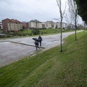 El terreno sobre el que se hará el área para autocaravanas, frente al campo de golf de Mataleñas.