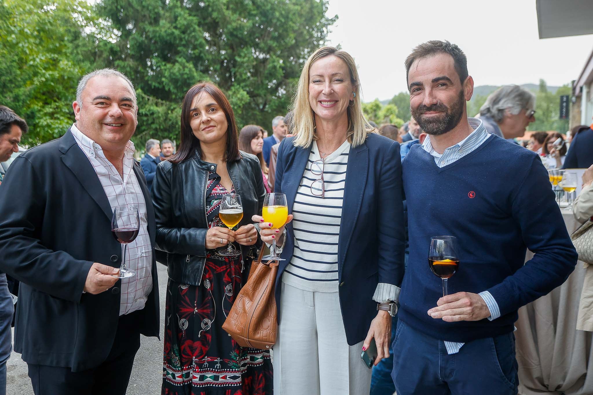 Miguel Diego (Grupo Los Pasiegos); Bárbara Gutiérrez, directora de la Asociación Empresarial de Hostelería de Cantabria y César Muriedas (El Hostal del Pericote).