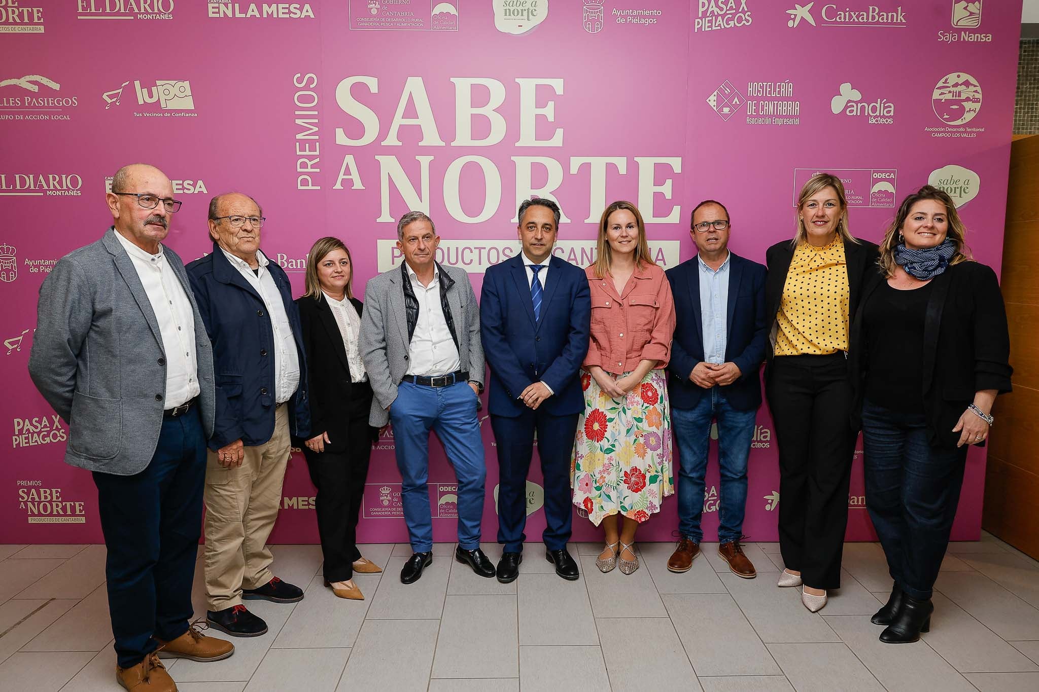 Jesús Gómez, Manuel Alegría, Valvanuz Díaz, Rafael de la Gándara, Carlos Caramés, alcalde de Piélagos; Carmen Bedoya, David Diego, Inmaculada Araunabella y Verónica Bueyes. 