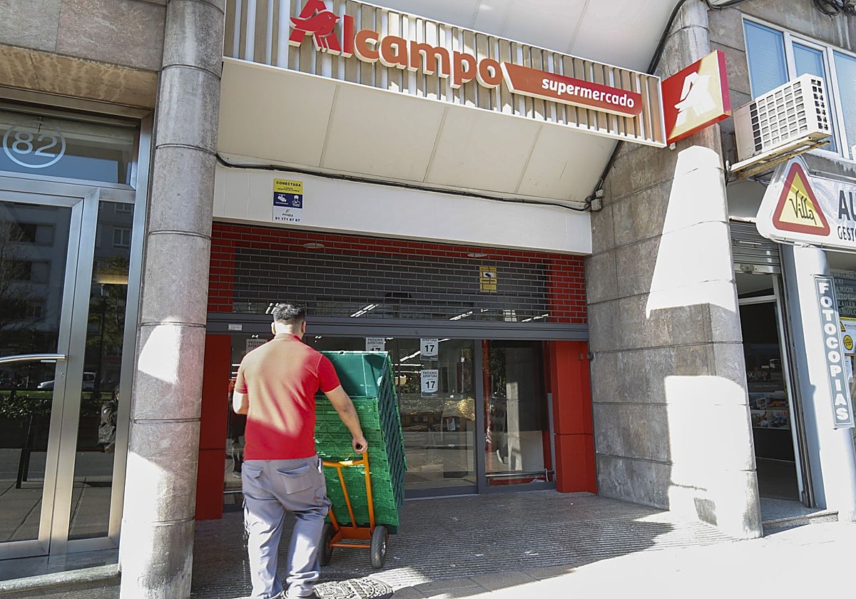 Alcampo situado en la calle San Fernando de Santander.